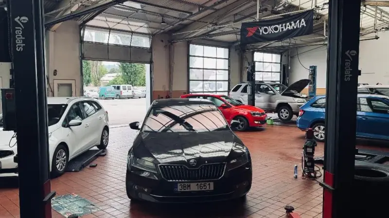 Dílna pneuservisu, Slavkov u Brna